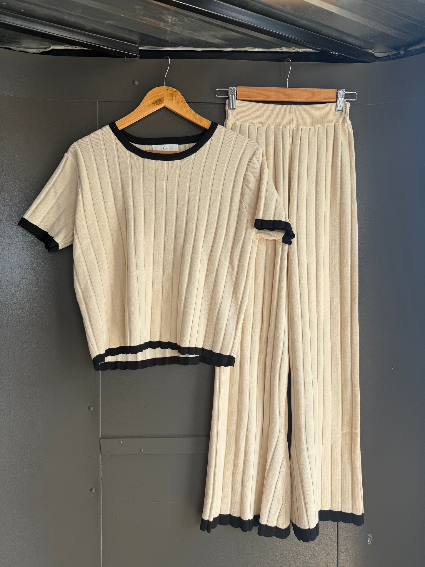 Klesis Tan/Black Pant Lounge Set - SMALL
